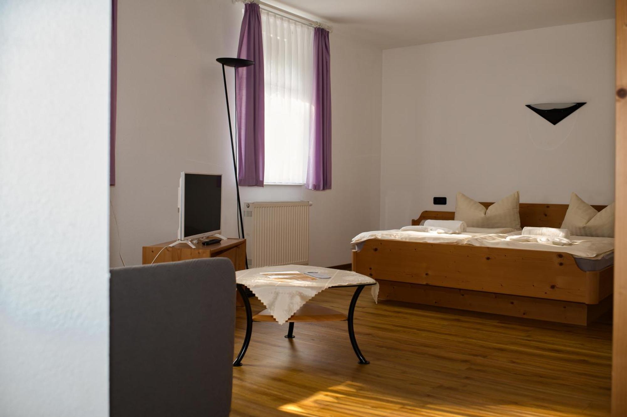 Hotel Waldhaus Romhild 외부 사진